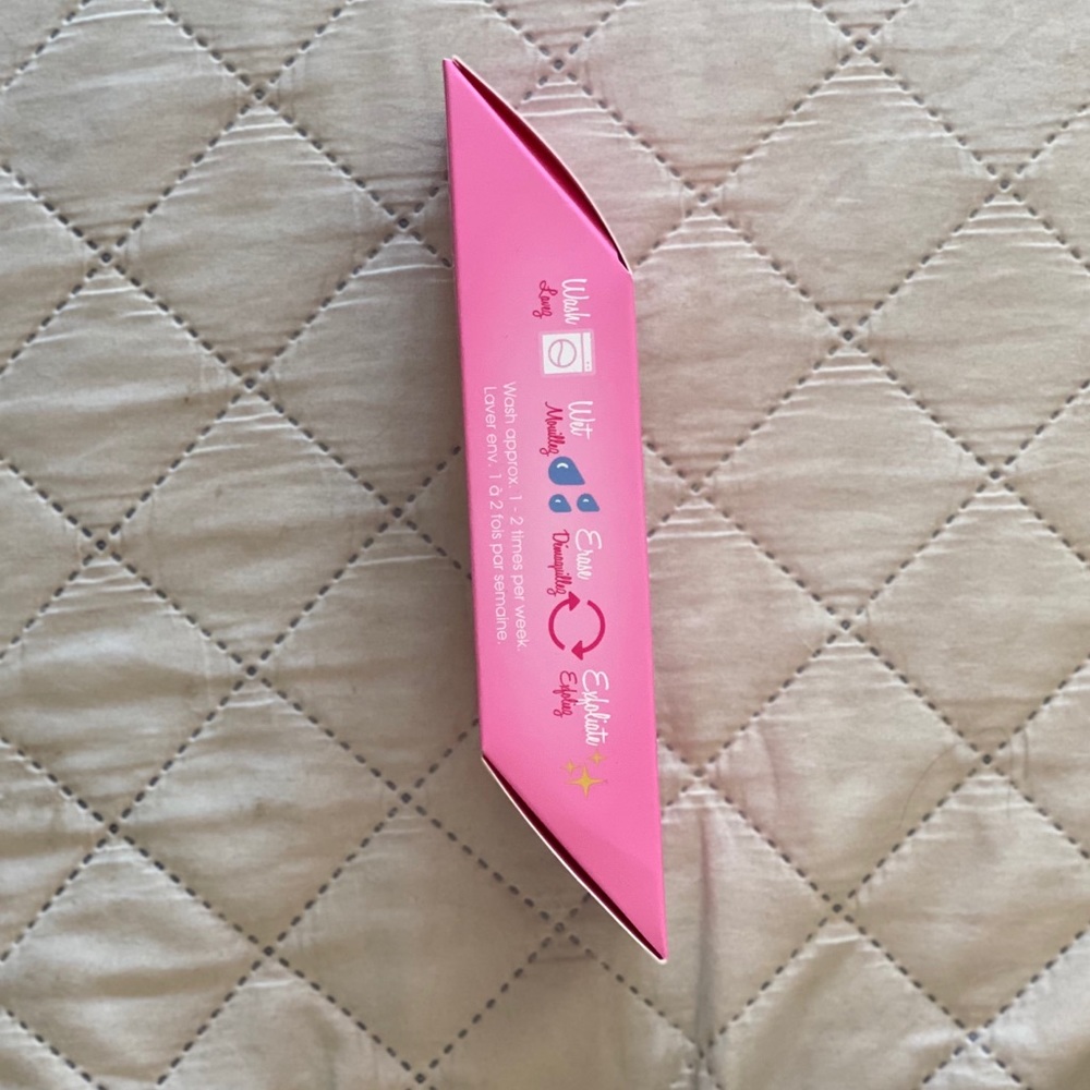 Make Up Eraser - Picture 2 of 3